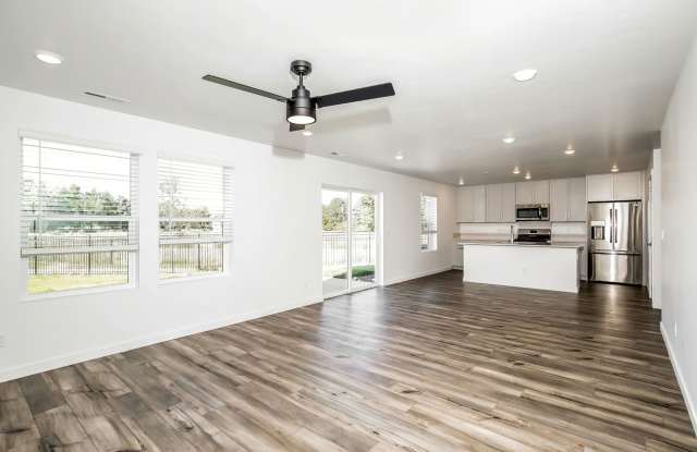 1911 E Springloyd St Gallery 2