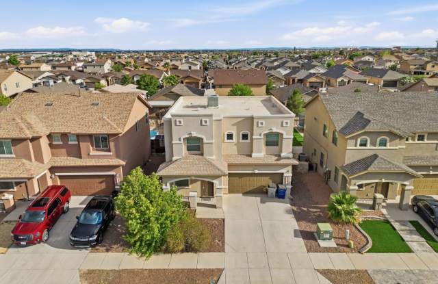 Beautiful Park-Front Rental | Spacious Living & Exceptional Backyard! Gallery 3