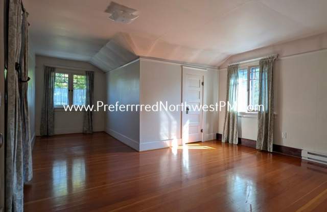 Vintage Upstairs 1 Bedroom Apartment in the Whiteaker! photos photos