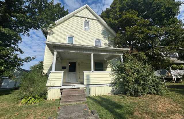 Massive Three Bedroom Home in Grove City photos photos