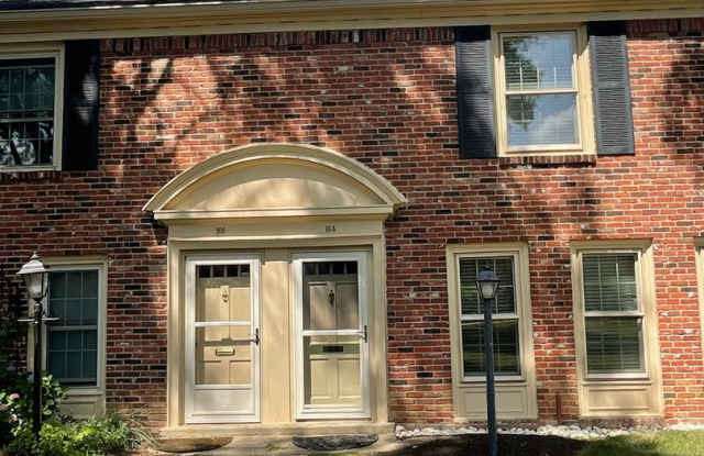 Georgetown of Phila spacious 2 Bedroom 1.5 bath Townhome $2,000/month - 164 Albemarle Drive, Montgomery County, PA 19422