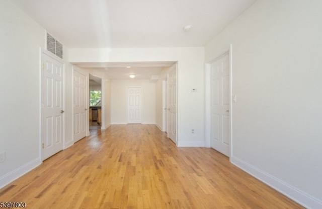 15 Olyphant Pl Gallery 2