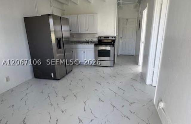 136 SW 3rd Ct Gallery 2