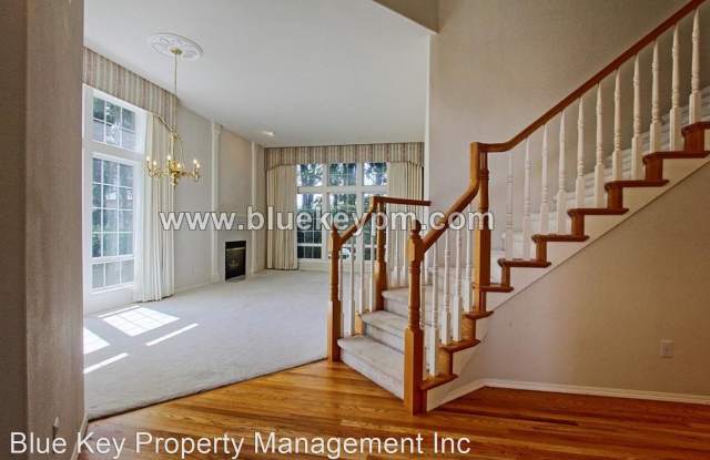 8922 SW Greensward Lane Gallery 3