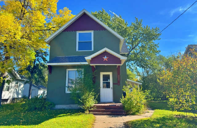 222 19 1/2 Avenue North Gallery 1