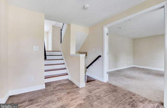 7 E UPLAND WAY Gallery 3