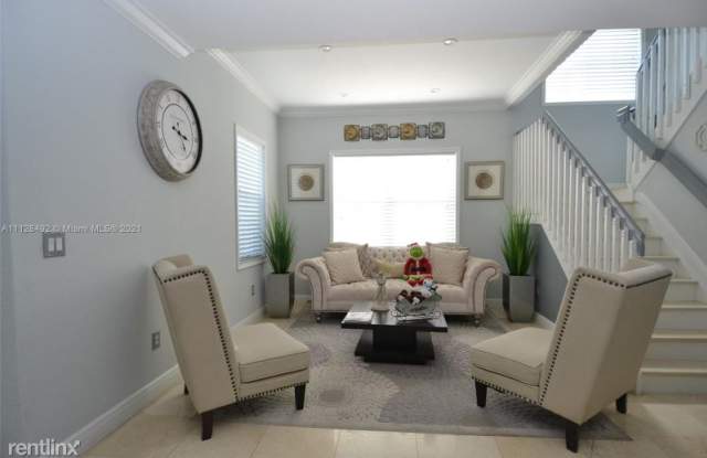 8720 SW 3rd Ln #8720 - 8720 SW 3rd Ln, Fountainebleau, FL 33174