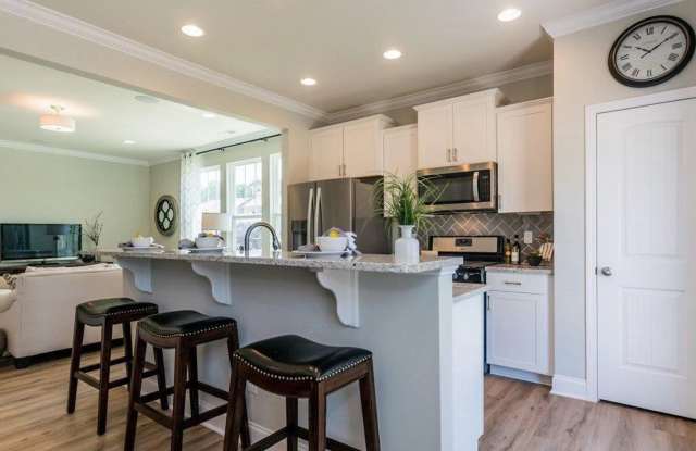 Room in 3 Bedroom Home at Scholar Dr Gallery 3