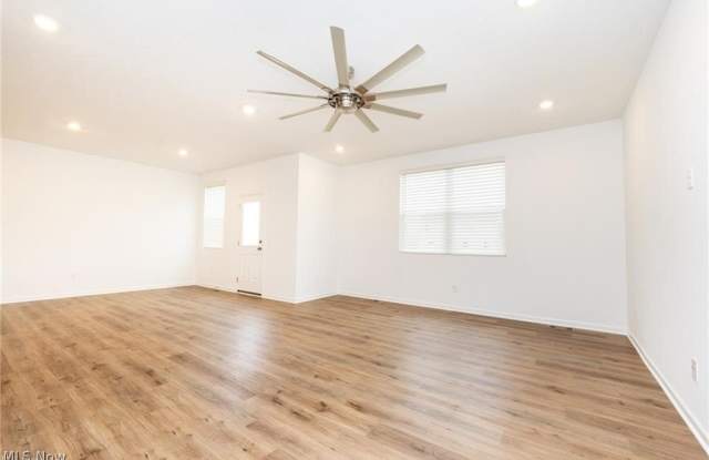 98 Brewster Drive Gallery 2
