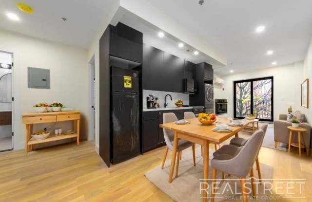 1406 Lincoln Pl Gallery 1