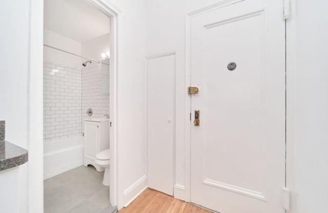 338 East 53rd Street Gallery 4