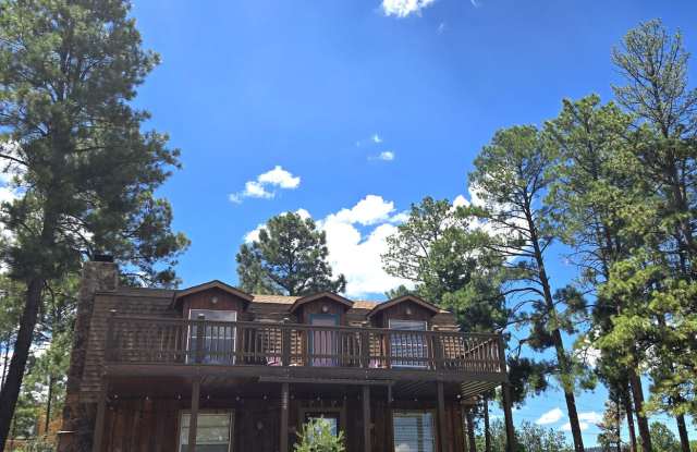 Large Three Bedroom Home Close To Midtown Ruidoso photos photos
