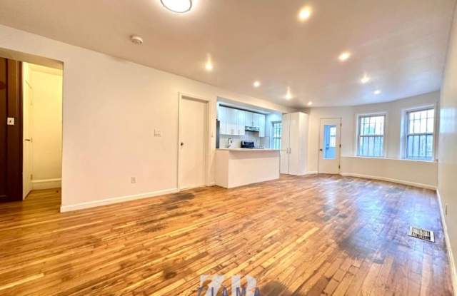 595 Eastern Parkway - 595 Eastern Parkway, Brooklyn, NY 11216