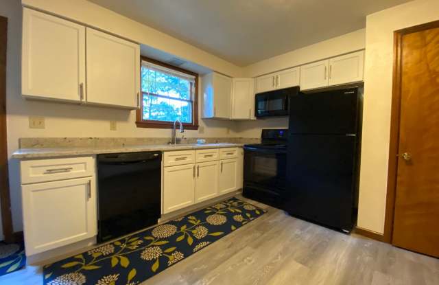 Amazing 2BR Townhome with Private Patio! Don't Miss Out, Call Today to Schedule a Tour! photos photos