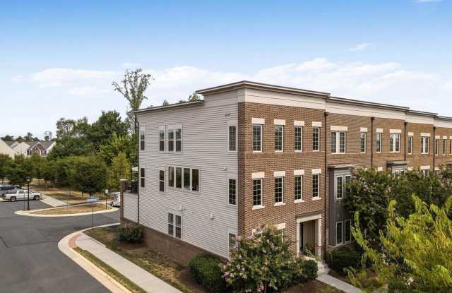 22872 GOLDSBOROUGH TERRACE Gallery 3