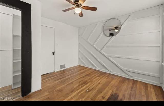 14404 Broxton Avenue photos photos