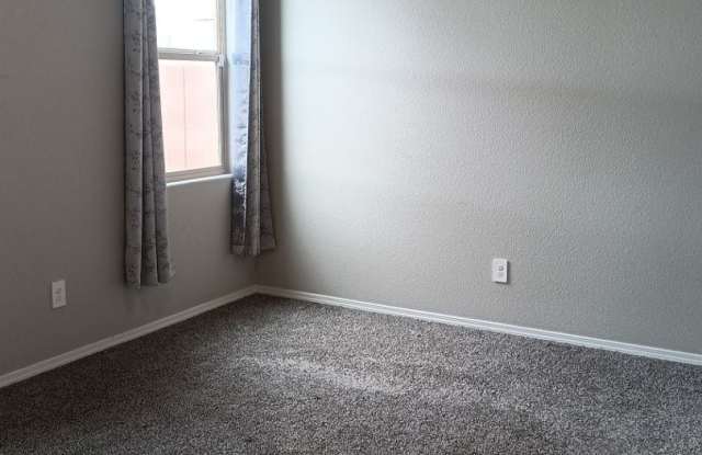 3 Bedroom, 2 Bathroom Home! Schedule a Showing Soon! Gallery 3
