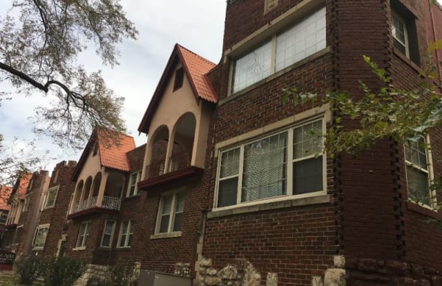 4333 Roanoke Parkway - 4333 Roanoke Parkway, Kansas City, MO 64111