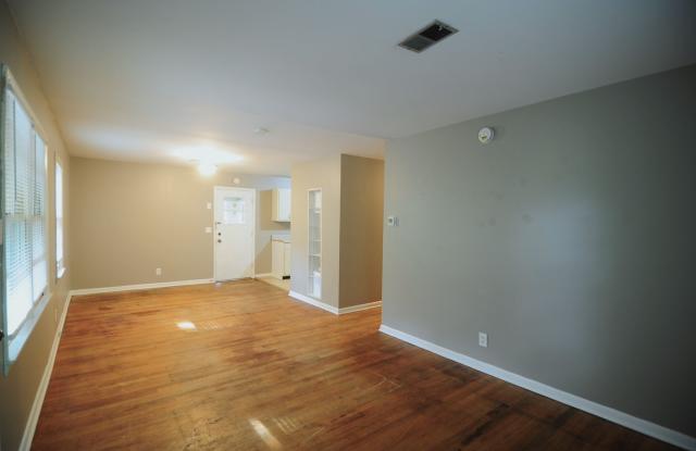 4110 Broyles Ave. Gallery 4