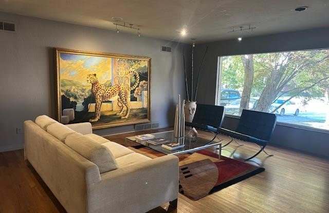 1710 Dorchester Drive Gallery 3