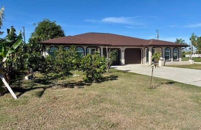 3320 Country Club Boulevard Gallery 3