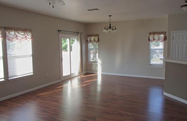 201 Bastian Lane Gallery 2