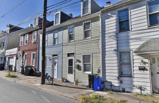 Adorable 2 Bedroom Single Family on Penn St photos photos