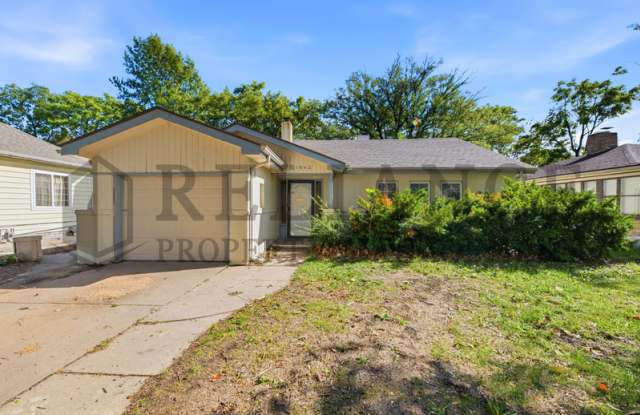 1542 North Salina Avenue Gallery 1