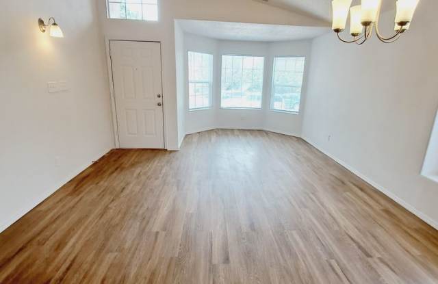 3 bed 2 bath home in Huning Ranch. Great Yard! Gallery 4