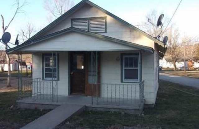 Chamois, MO - 2-bedroom home - No Permit Needed! - $390 MONTH / $500 DOWN photos photos Chamois, MO - 2-bedroom home - No Permit Needed! - $390 MONTH / $500 DOWN photos photos