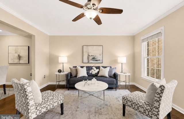 8221 DOCTOR CRAIK Court Gallery 2