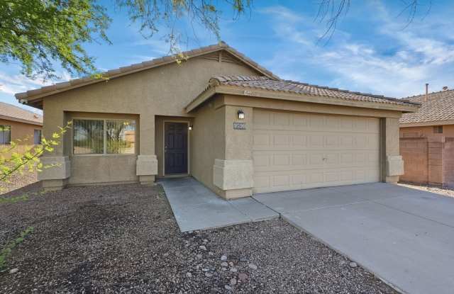 Spacious 3-Bed Tucson Home with Fenced Yard & Covered Patio | 9590 N Marsh Wren Pl Gallery 4