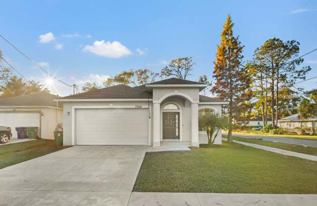 Great 3BR/2BA Tampa home with 2 car garage and fenced yard near Lowry Park Zoo photos photos Great 3BR/2BA Tampa home with 2 car garage and fenced yard near Lowry Park Zoo photos photos