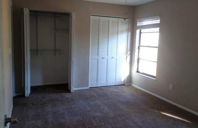 4527 Oak Forest Ct Gallery 3