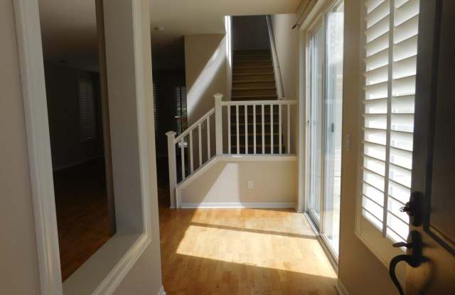 5235 Foxglove Dr Gallery 2