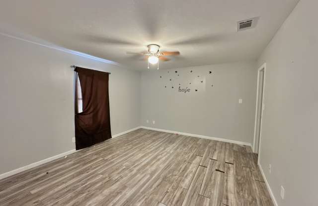 1111 Timberline Drive Gallery 4