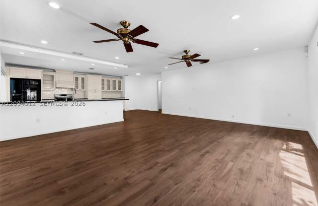 11890 SW 72nd Pl Gallery 4