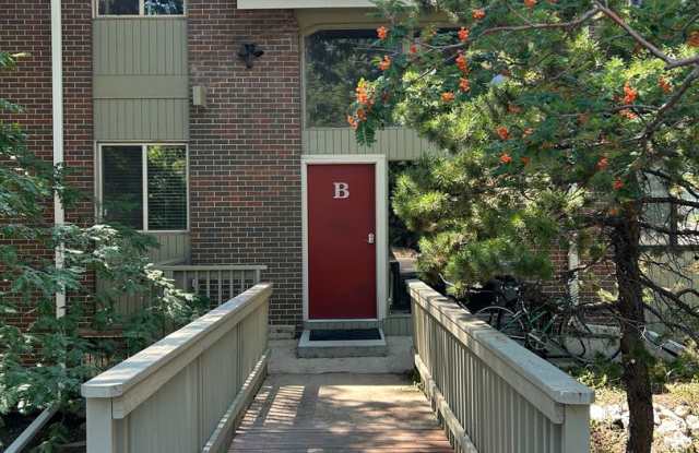 Spacious, Light-Filled 2-Bedroom Apartment in Prime Boulder Location photos photos