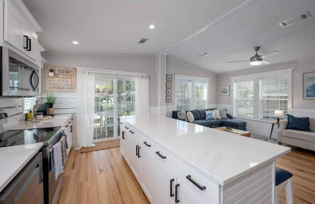 27 Poinsettia Drive Gallery 2