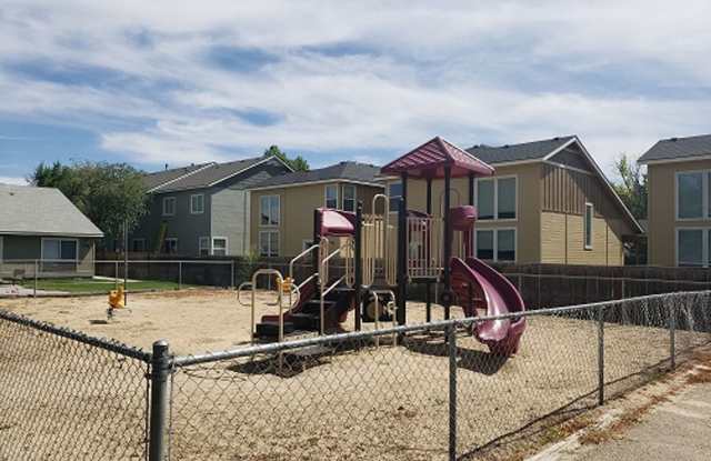 3 bed 2 bath Single-Level townhome *Affordable Housing Property* Gallery 2
