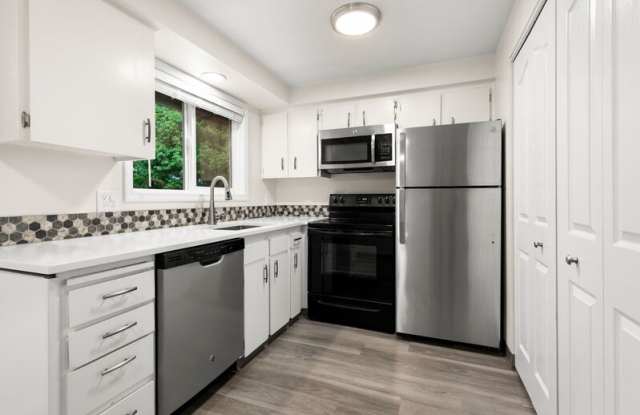 885 SE Lambert Cir photos photos