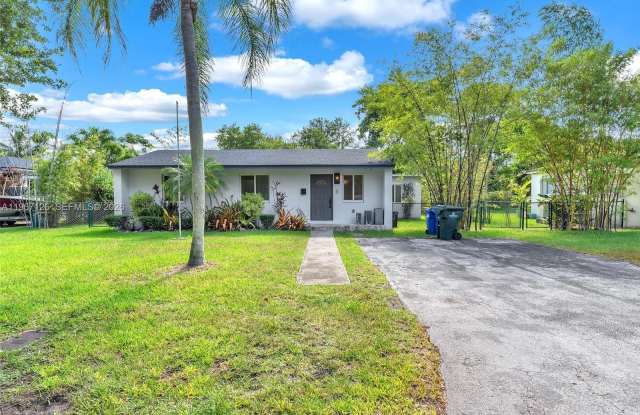 6520 SW 63rd Ct photos photos