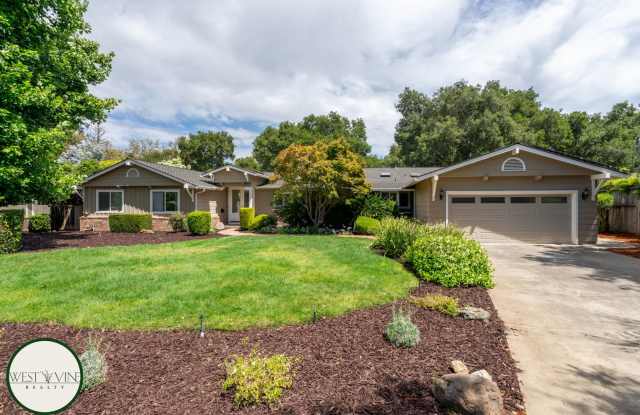 Gorgeous Four Bedroom Home | Expansive Backyard | Swimming Pool photos photos