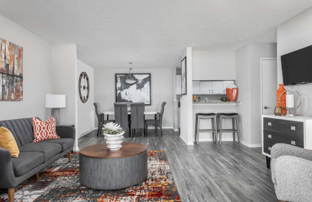 The Pointe at Canyon Ridge Apartments Gallery 2