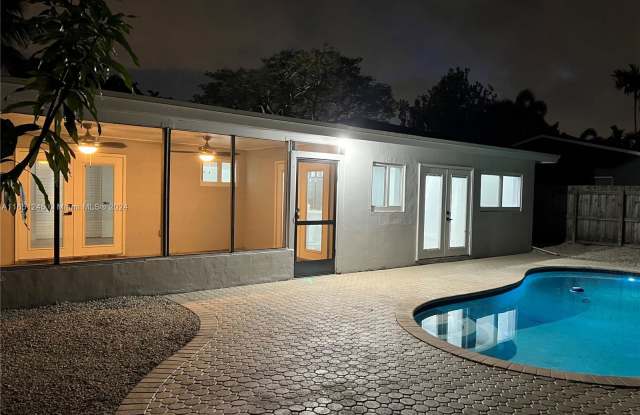 521 Northeast 49th Street - 521 Northeast 49th Street, Oakland Park, FL 33334