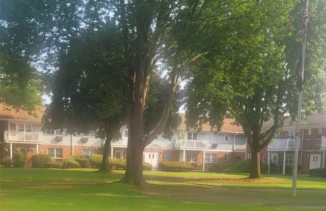 5 A Hemlock Drive - 5 A Hemlock Drive, North Bay Shore, NY 11706