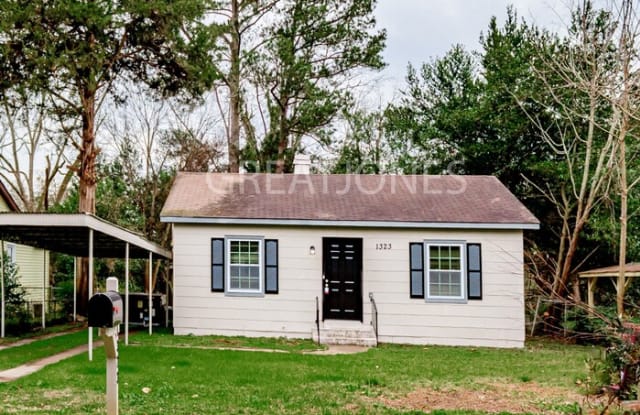 1323 Alma Avenue - 1323 Alma Avenue, Warner Robins, GA 31088