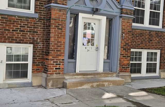 2654 North Moreland Boulevard - 39 photos photos