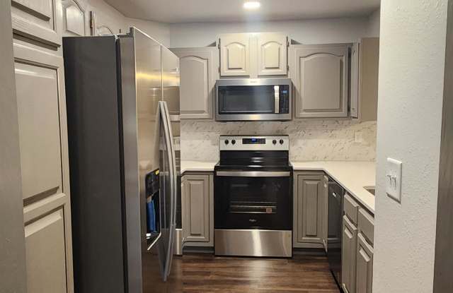 3945 Fairway Hills Drive - 1 Gallery 4