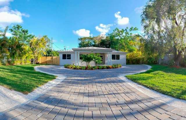 6634 SW 76th Ter - 6634 Southwest 76th Terrace, South Miami, FL 33143